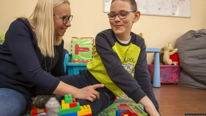 MOPS we Wrocławiu wciąż poszukuje rodzin zastępczych dla 422 dzieci, w tym 120 poniżej 10. roku życia.