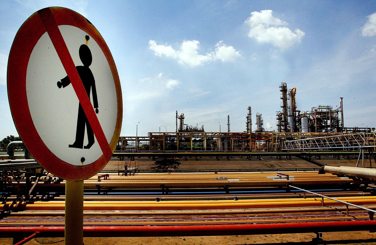 Wenezuela ma największe złoża ropy na świecie. Dlaczego więc ich nie wydobywa?