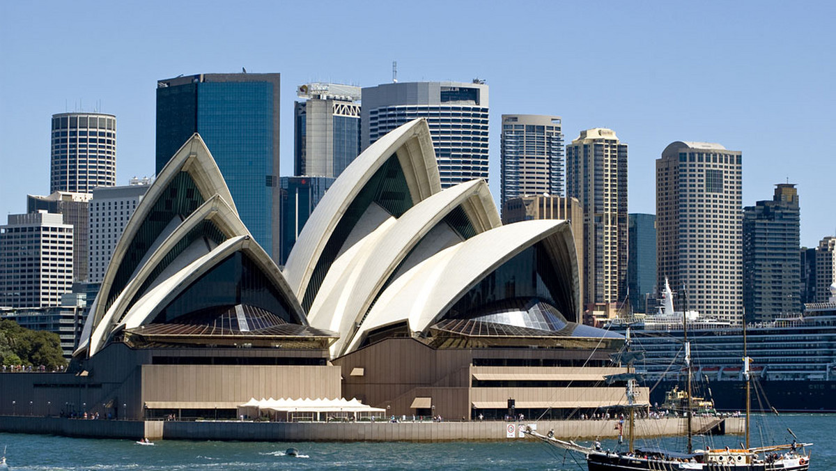 Słynna opera w Sydney, architektoniczna wizytówka tego największego miasta Australii, obchodzi w niedzielę 40. urodziny. W 2007 roku budynek, dzieło duńskiego architekta Joerna Utzona, trafił na listę światowego dziedzictwa UNESCO.