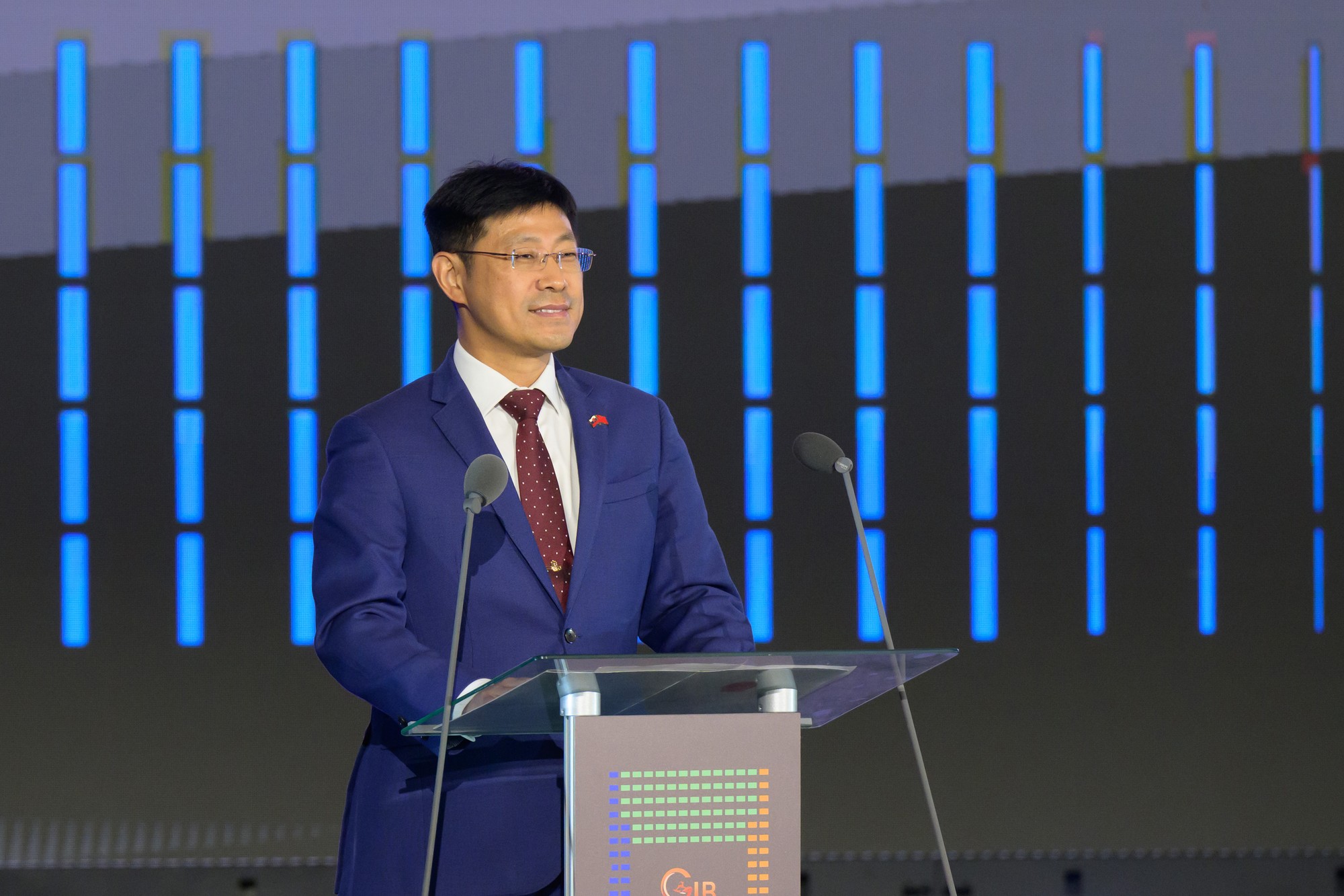 Príhovor charge d'affairs a.i. Wang Xiaojian počas slávnostného spustenia výstavby závodu na výrobu batériových článkov v Šuranoch.