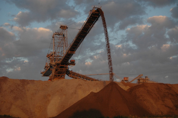 Maszyny w kopalni odkrywkowej węgla brunatnego w Bełchatowie. Zostanie zalana do 2050 r. Foto: Klimek
