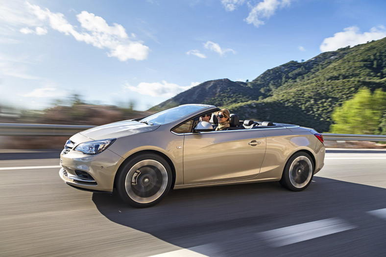 Opel Cascada, jak jeździ Astra w wersji kabrio?