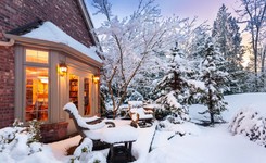 Pracowita zima wokół domu. O co jego właściciel zadbać powinien?