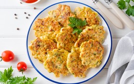 pyszny-obiad-na-poniedzialek-podajemy-przepis-ty-gotujesz-placuszki-z-kurczaka-z-serem