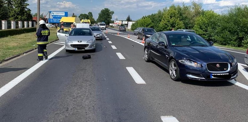 Groźny wypadek w Osielsku. Przechodził przez ulicę na drugą stronę. Szokujący FILM