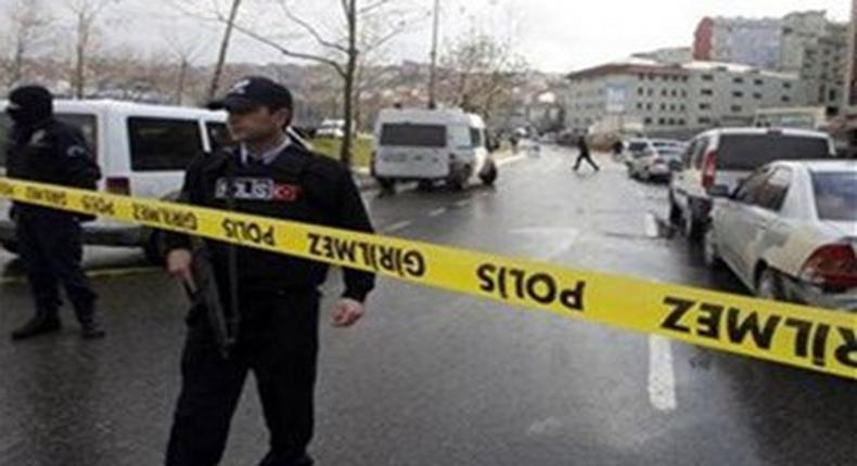 Car bomb kills three, wounds 100 in eastern Turkey