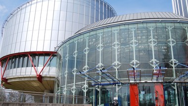 etpcz krytykuje polskę za brak kontroli nad decyzją ws. przeniesienia