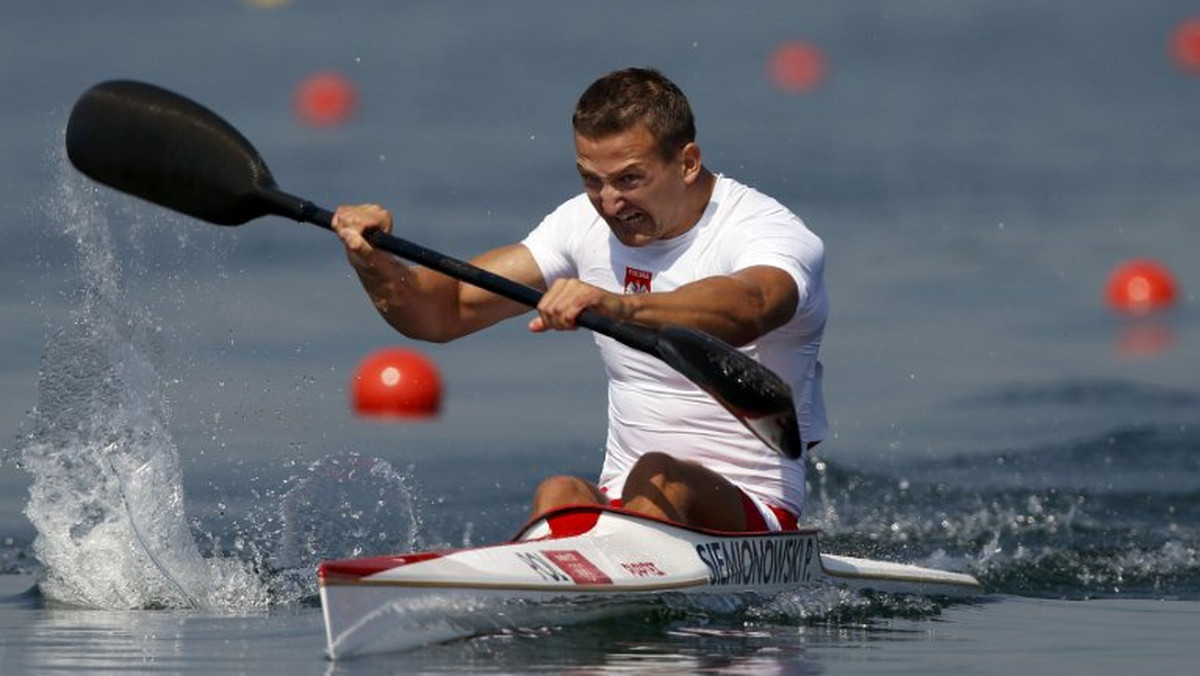 To był jeden ze smutniejszych obrazków dla nas na igrzyskach olimpijskich w Londynie. Piotr Siemionowski, aktualny mistrz świata w konkurencji K-1 na 200 metrów, ze spuszczoną głową opuszczał tor regatowy Eton Dorney. Głos mu drżał, a na twarzy widać było drgania niemal każdego mięśnia.