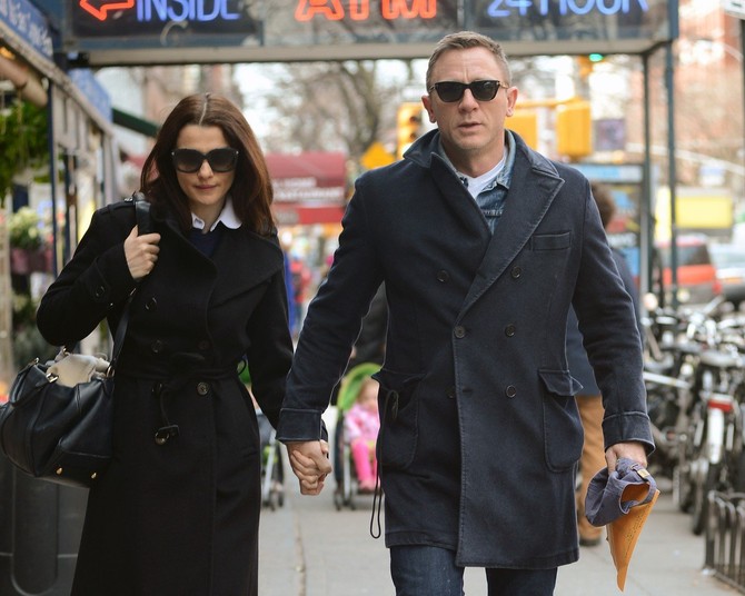 Rejčel i Džejms Bond
