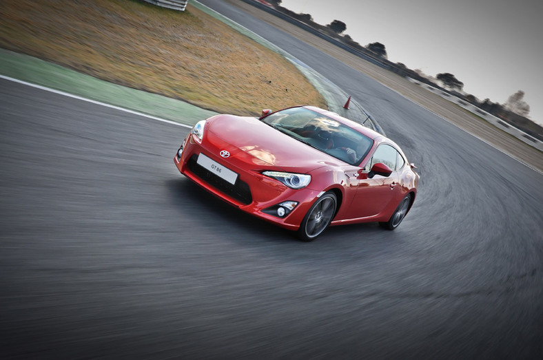 Toyota GT 86: udany następca Celiki