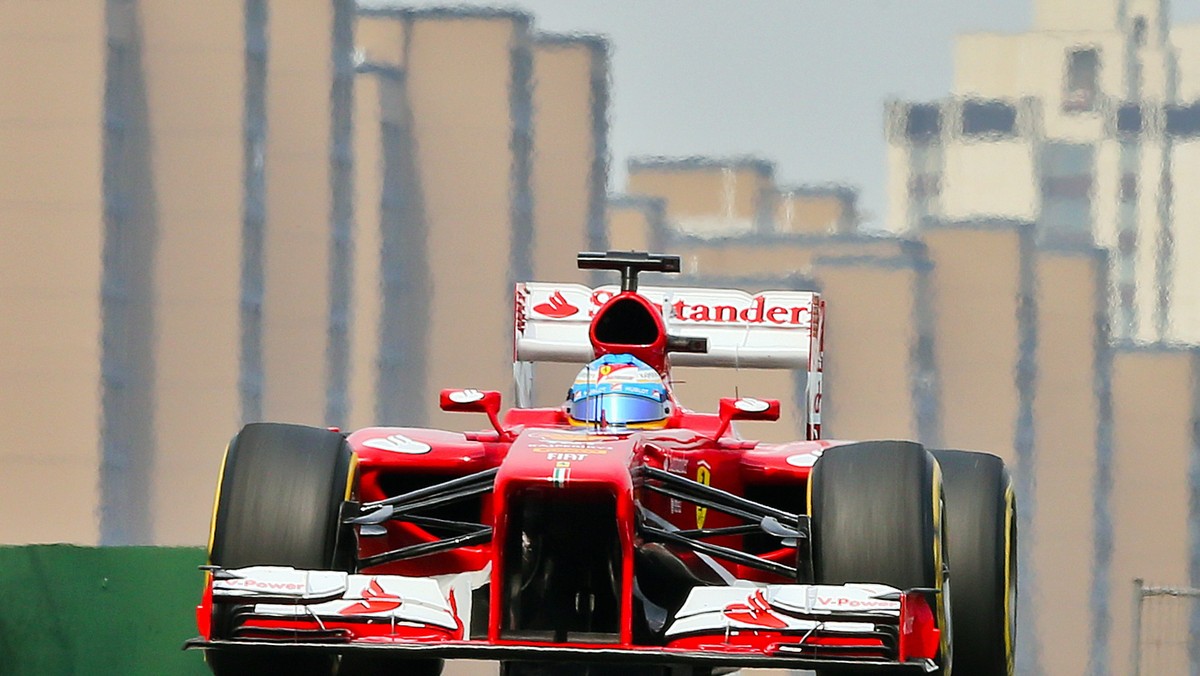 Fernando Alonso (Ferrari) całkowicie zdominował wyścig o Grand Prix Chin Formuły 1 i odniósł w Szanghaju swoje pierwsze zwycięstwo w sezonie. Liderem klasyfikacji generalnej pozostał Sebastian Vettel (Red Bull), który finiszował jako czwarty.