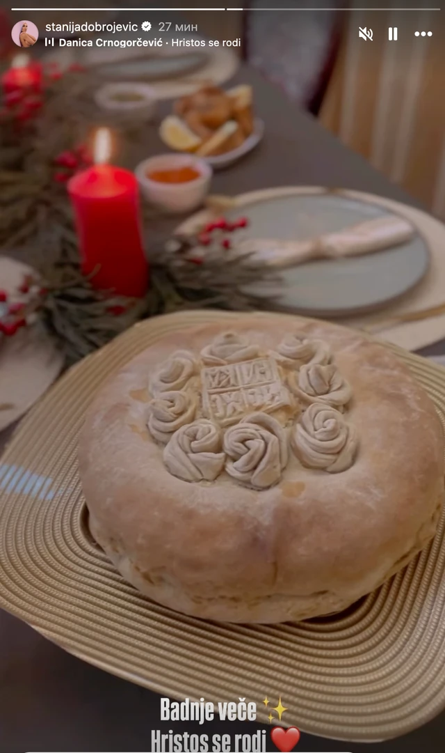 OD PTICE MLEKO! Stanija Dobrojević pokazala kako proslavlja Badnji dan, BRAT Sani pali tamjan, vrte česnicu pred punom TRPEZOM (FOTO)