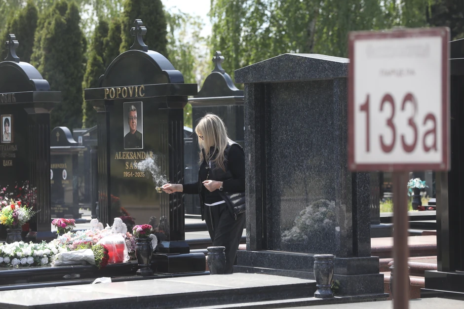 Novo bežanijsko groblje rođendan Saše Popovića