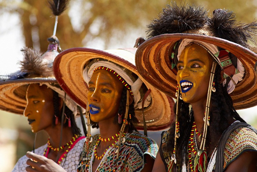 Kada novi izabranik dotakne rame žene, stvar je završena