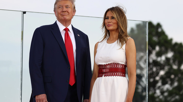 Trump és felesége, Melania két hétre karanténba vonul, ami a közelgő választás miatt rosszkor jött az elnöknek. /Fotó: Getty Images