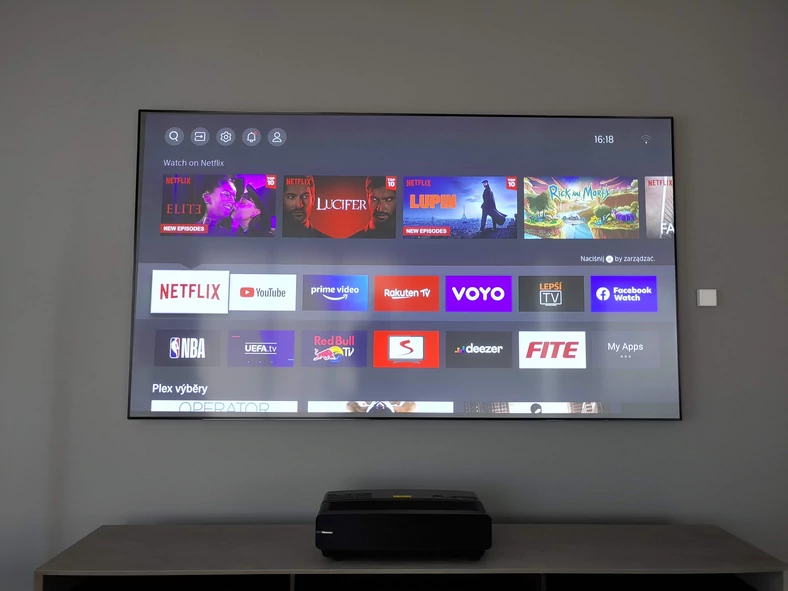 "Laserowy telewizor" Hisense jest oczywiście urządzeniem klasy smart TV