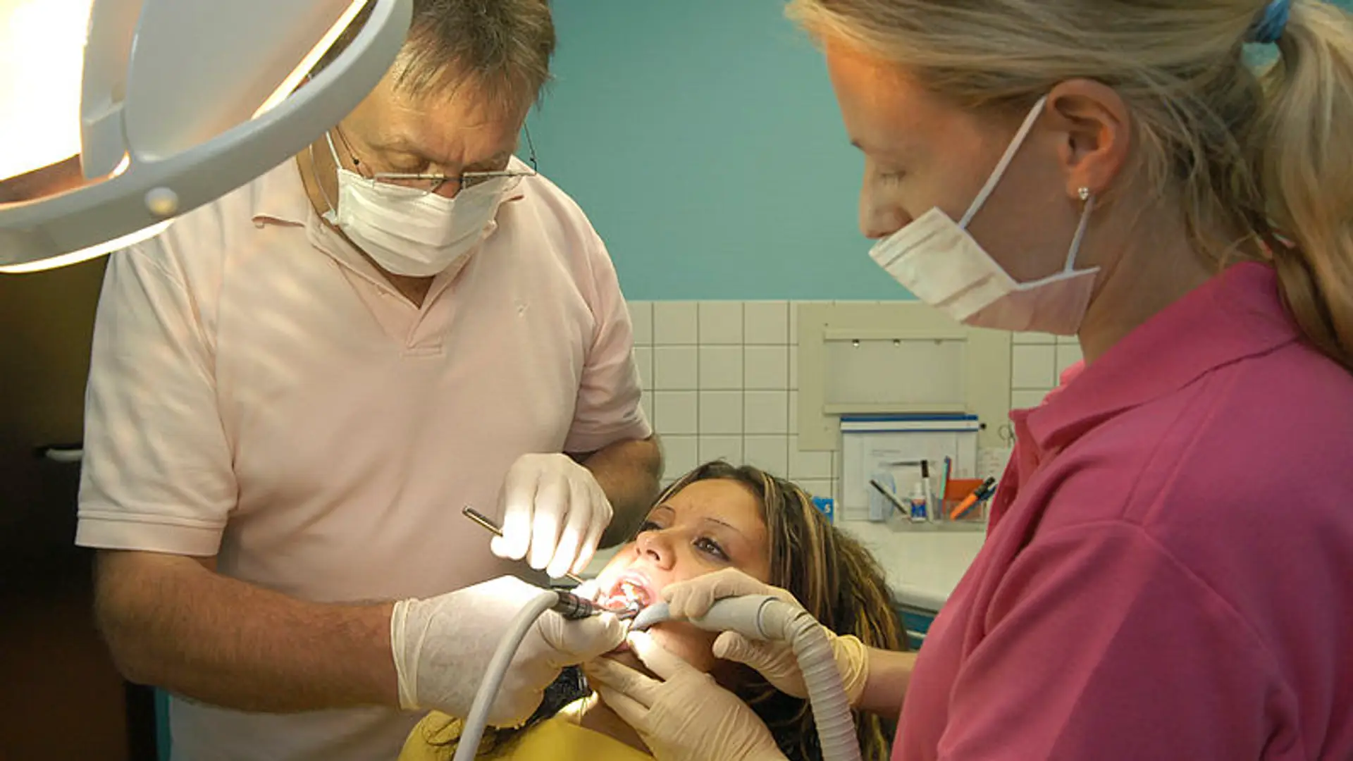 Koniec z drgawkami na myśl o dentyście. Zęby naprawi… lek na Alzheimera