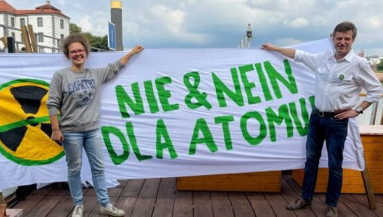 Anna Emmendorfer i Tomasz Aniśko na proteście przeciwko atomowi w Polsce. Fot. organizatorów protestu