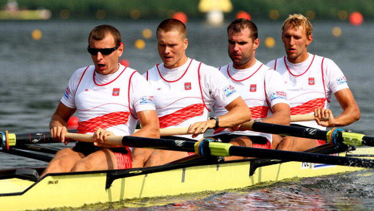 Patryk Brzeziński, polski wioślarz, o dziwo nie zajmuje się tylko wiosłowaniem. Ostatnimi czasy można go oglądając na wybiegach największych światowych projektantów, takich jak Calvin Klein i Prada.