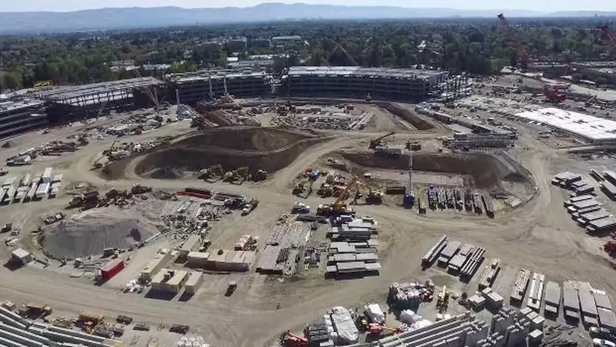 Plac budowy nowego kampusu Apple sfilmowany dronem w jakości 4K (wideo)