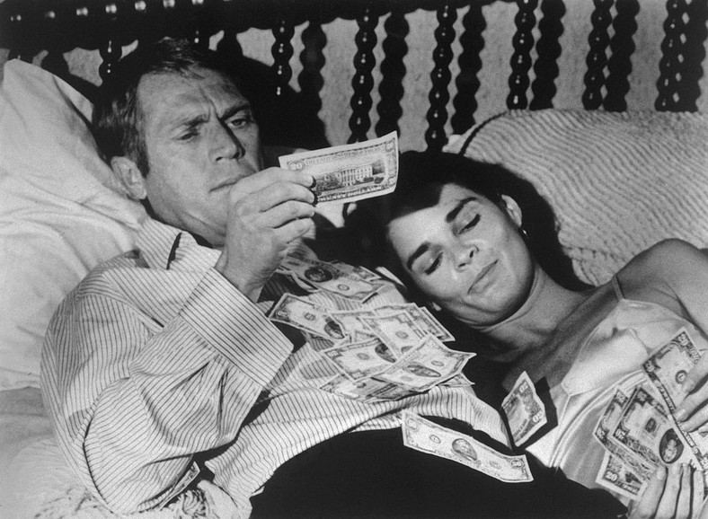 Steve McQueen i Ali MacGraw w filmie "Ucieczka gangstera"