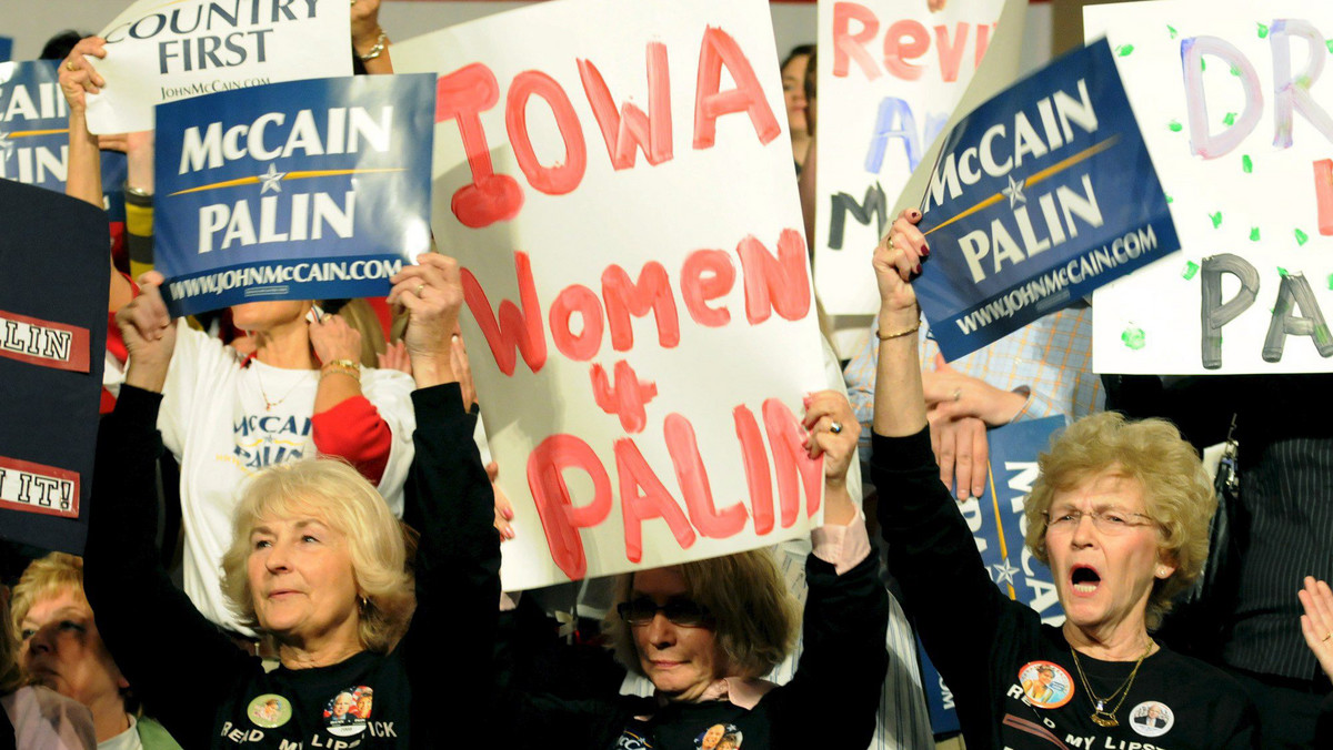 Była republikańska kandydatka na wiceprezydenta Sarah Palin, idolka prawicy, przybyła w piątek do stanu Iowa, co wzbudziło spekulacje, że zamierza startować w wyborach prezydenta w 2012 r.