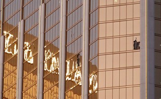 USA: Broń i materiały wybuchowe w domu sprawcy masakry w Las Vegas