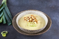 Francuska zupa godna królów. Chłodnik inny niż wszystkie i zaskakująco pyszny