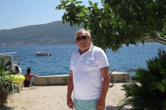 "OBE SU OPASNE" Naš folker otkrio kako se slaže sa snajkama, ima šestoro unučadi: "Od tada ne jedem šljive"