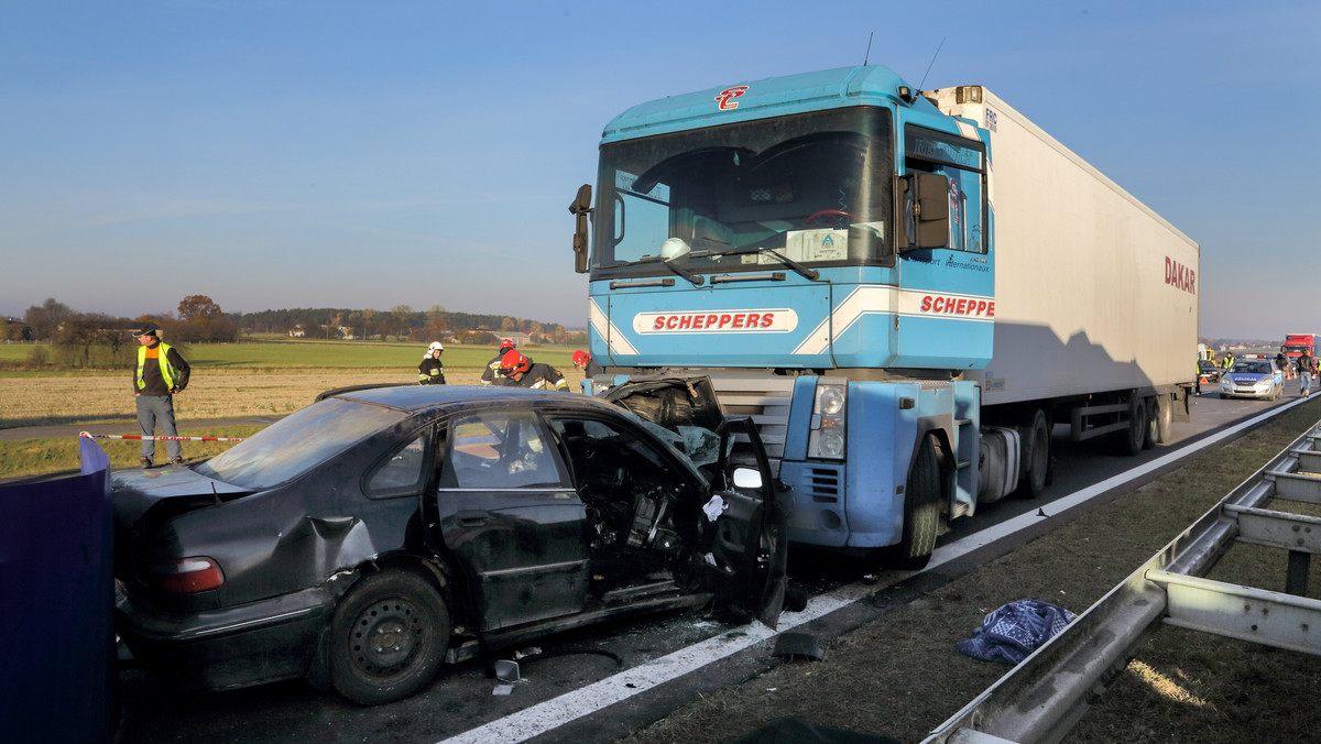 Do wypadku doszło na 386. kilometrze autostrady A1 między węzłami Tuszyn a Piotr Trybunalski Zachód