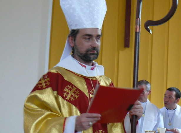 Polski działacz gejowski został biskupem. Ceremonia konsekracji jak u katolików