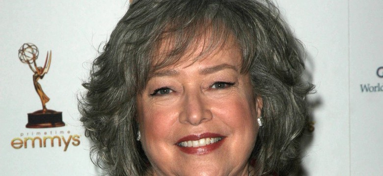 Kathy Bates gościnnie w serialu "Dwóch i pół"