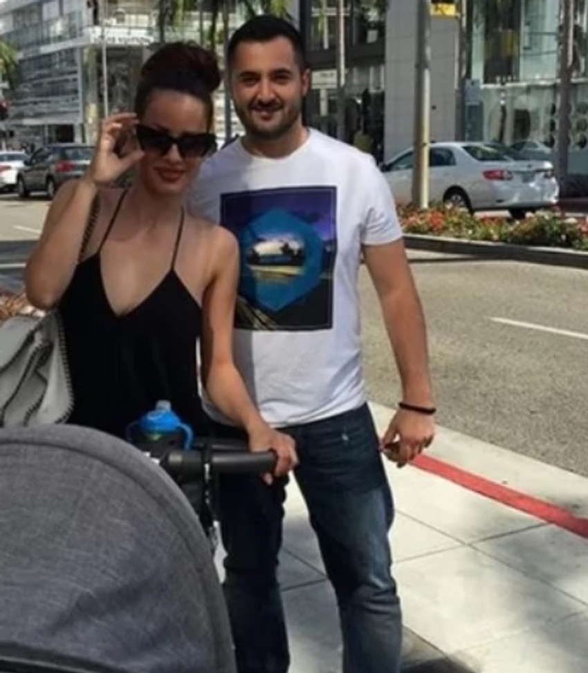 Jelena Seležan (nekada Žeželj) - pozira sa mužem