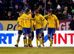 Mecz Szwecja - Finlandia można obejrzeć... nago w saunie