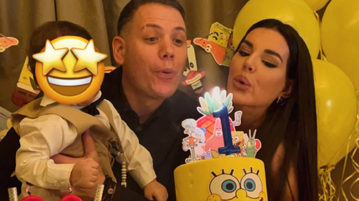 "NA SPLAVU SLAVIMO NAŠE ROĐENDANE!" Jovana i Bogdan Srejović priredili žurku za pamćenje, za sina Sunđer Bob: "Jakov je napunio jednu godinu, a ja 30" (FOTO) Kép