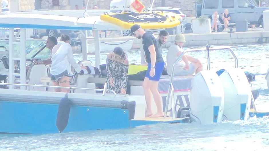 Milena Kačavenda paparaco