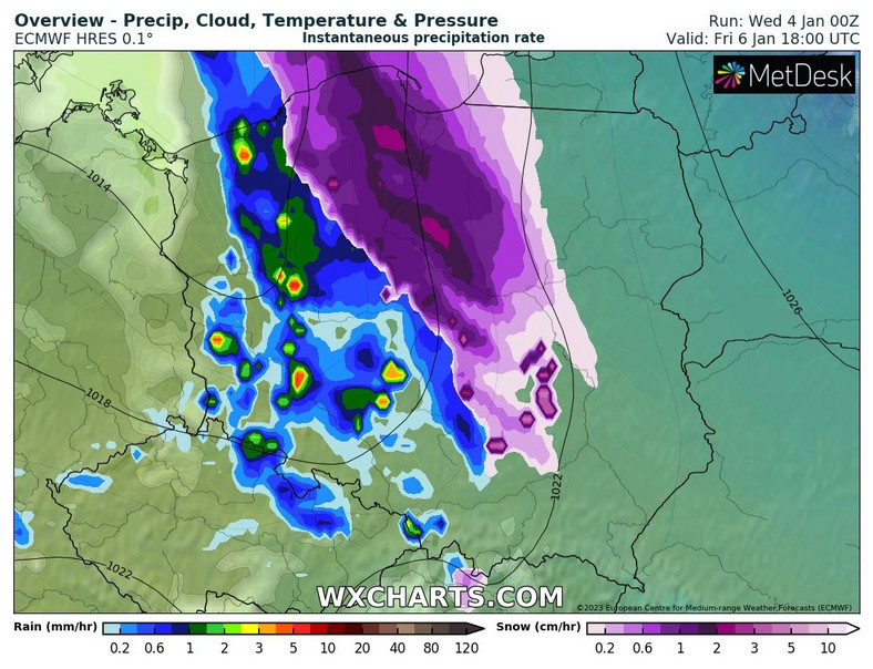 W piątek, oprócz deszczu, w części kraju spadnie śnieg