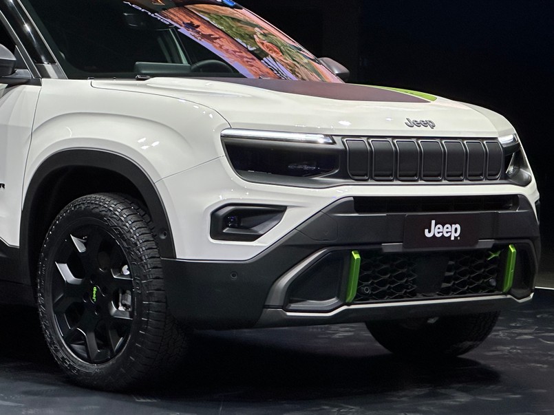 Nowy Jeep Avenger 4xe