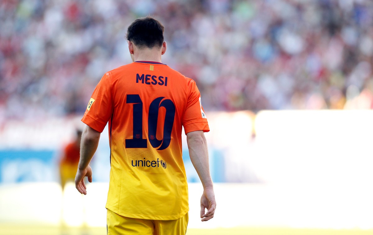 Piłkarze Barcelony zachwalają nową edycję gry komputerowej FIFA