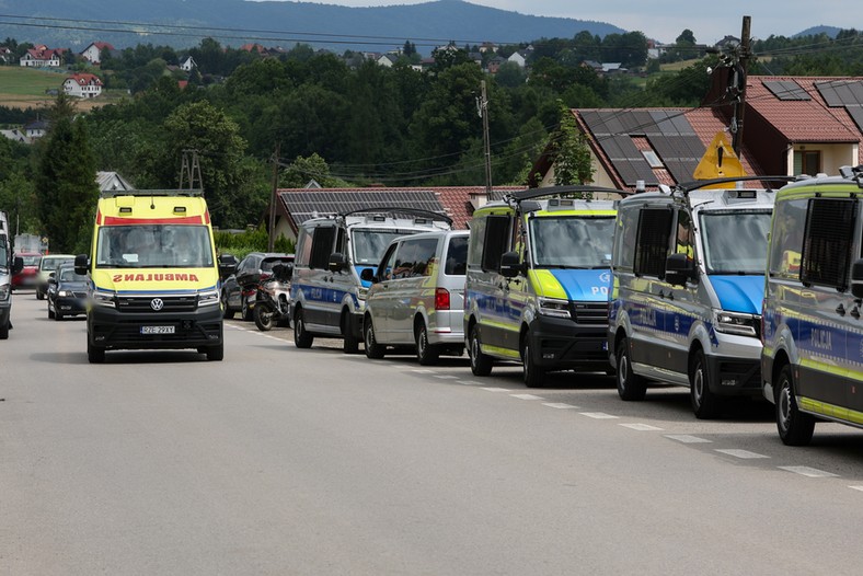 Obława za sprawcą strzelaniny w Starej Wsi
