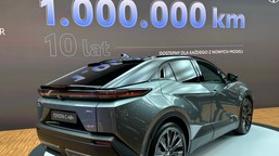 rekord od 26 lat. tyle pensji kosztuje nowe auto. toyota sprzedaje ich 459 dziennie