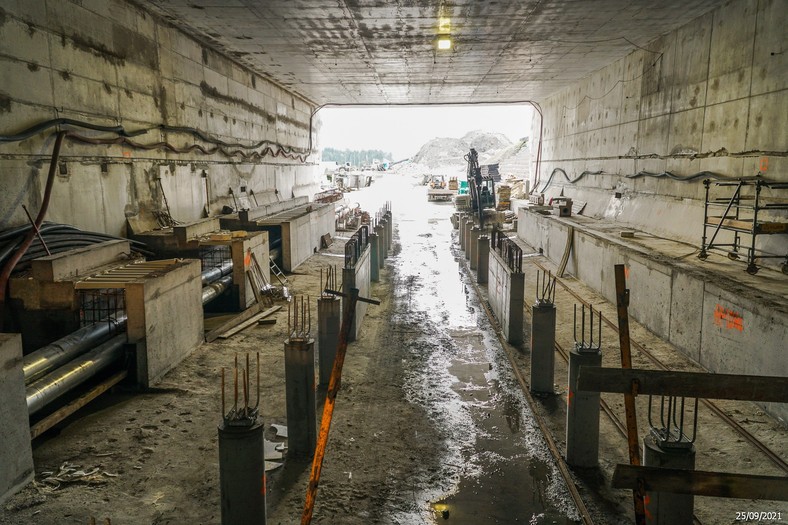 Tak wyglądał tunel zakopianki 25 września br. Widać, że do końca prac jeszcze daleko