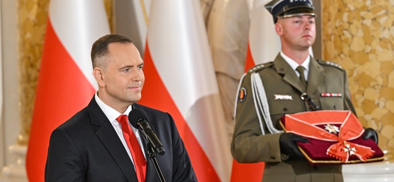 Karol Nawrocki przejmuje symbole władzy. Order Orła Białego i Order Odrodzenia Polski teraz w jego rękach