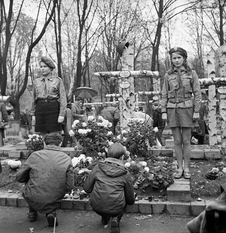 Rok 1969, grób Jana Bytnara i Aleksego Dawidowskiego