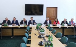 Byłe kierownictwo resortu finansów i resortu sprawiedliwości. Oto, kto najpierw stanie przed komisją śledczą ds. VAT