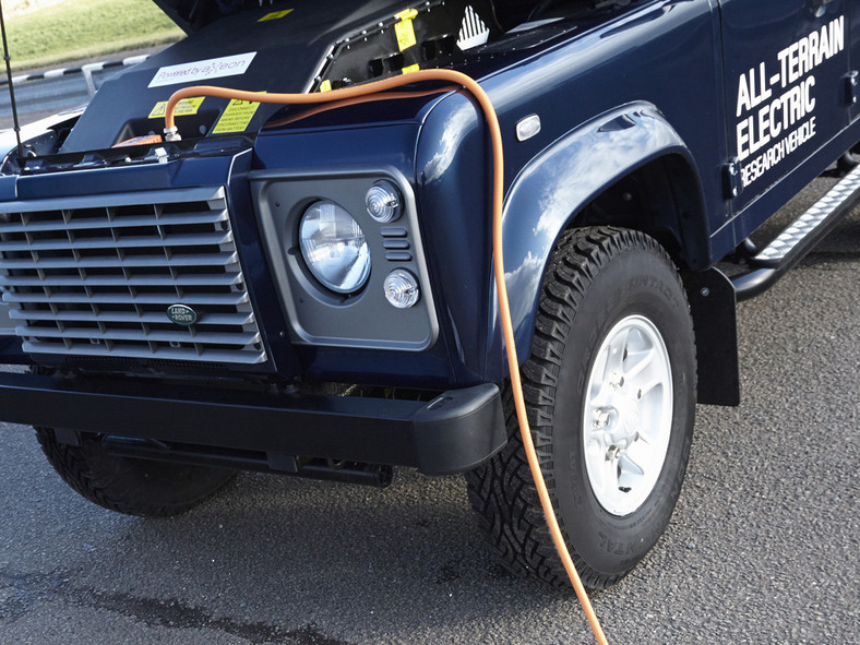 Elektryczny Land Rover Defender