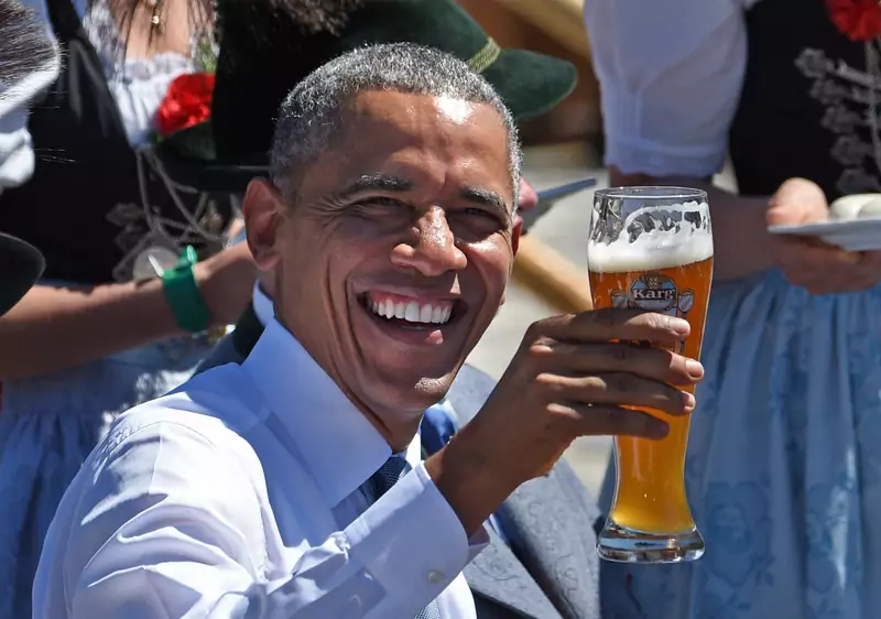 Barack Obama z piwem podczas szczytu G7 w Bawarii w roku 2015/ East news DANIEL KARMANN