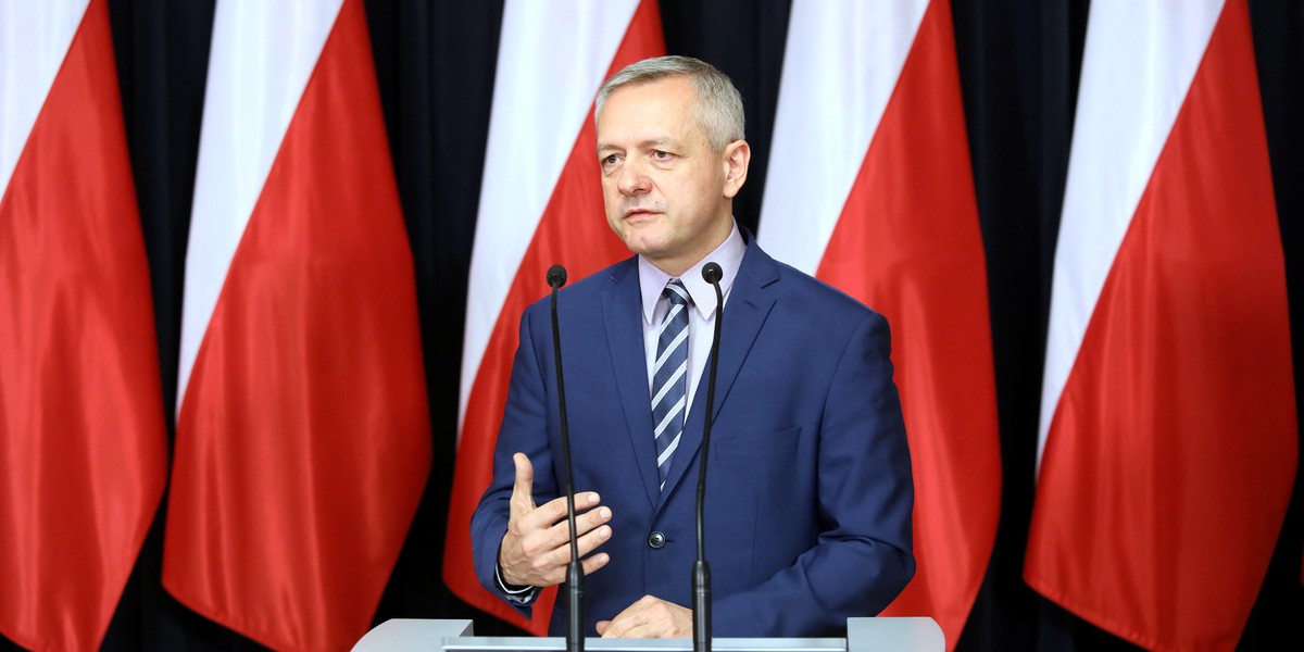 Minister cyfryzacji Marek Zagórski zapewnia o nowych funckjonalnościach aplikacji mTożsamość. 