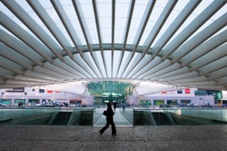 Portugalia luzuje obostrzenia przeciwepidemiczne. Otwarte dyskoteki i bary