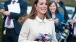 Kate Middleton i Suri mają podobne stylizacje